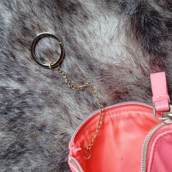 Victoria's Secret  case - Picture 7 of 9